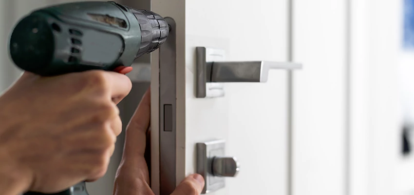 Locksmith For Lock Replacement Near Me in Lamont, CA