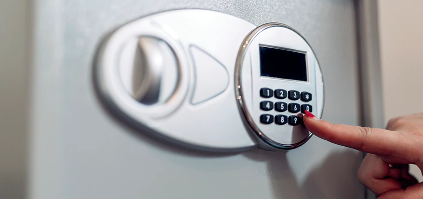 Jewelry Safe Cracking in Lamont, California