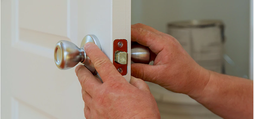 AAA Locksmiths For lock Replacement in Lamont, California