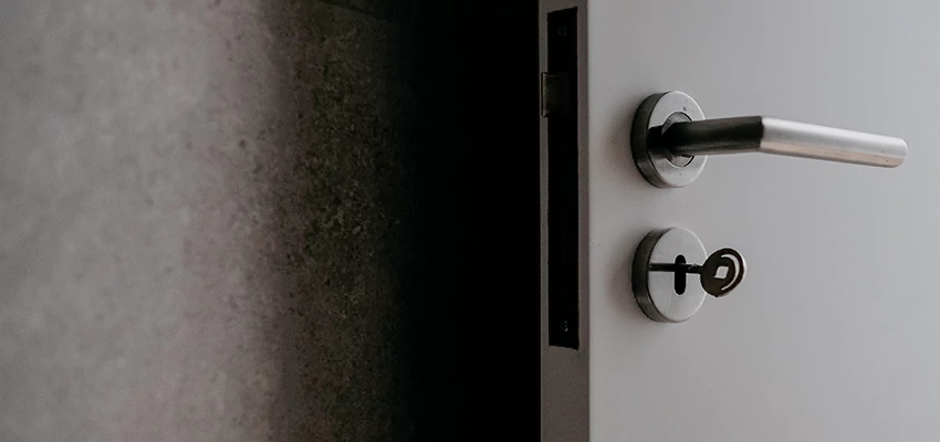 Front Door Handle Repair And Installation in Lamont, CA